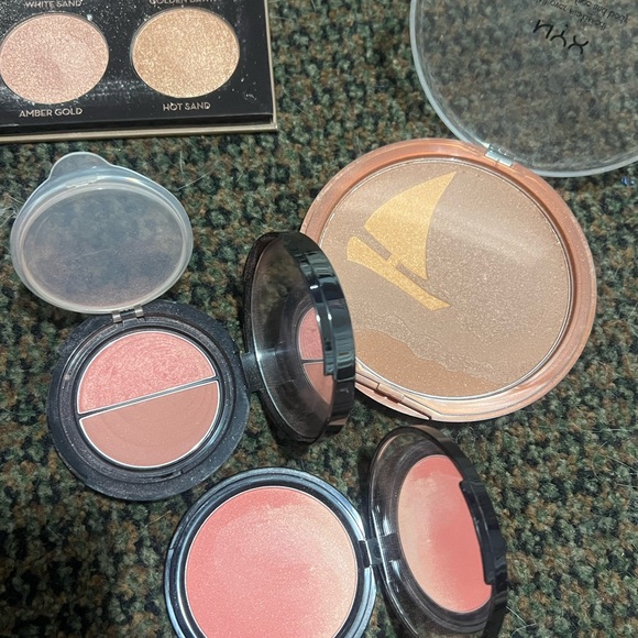 Face Makeup Bundle - Picture 3 of 5
